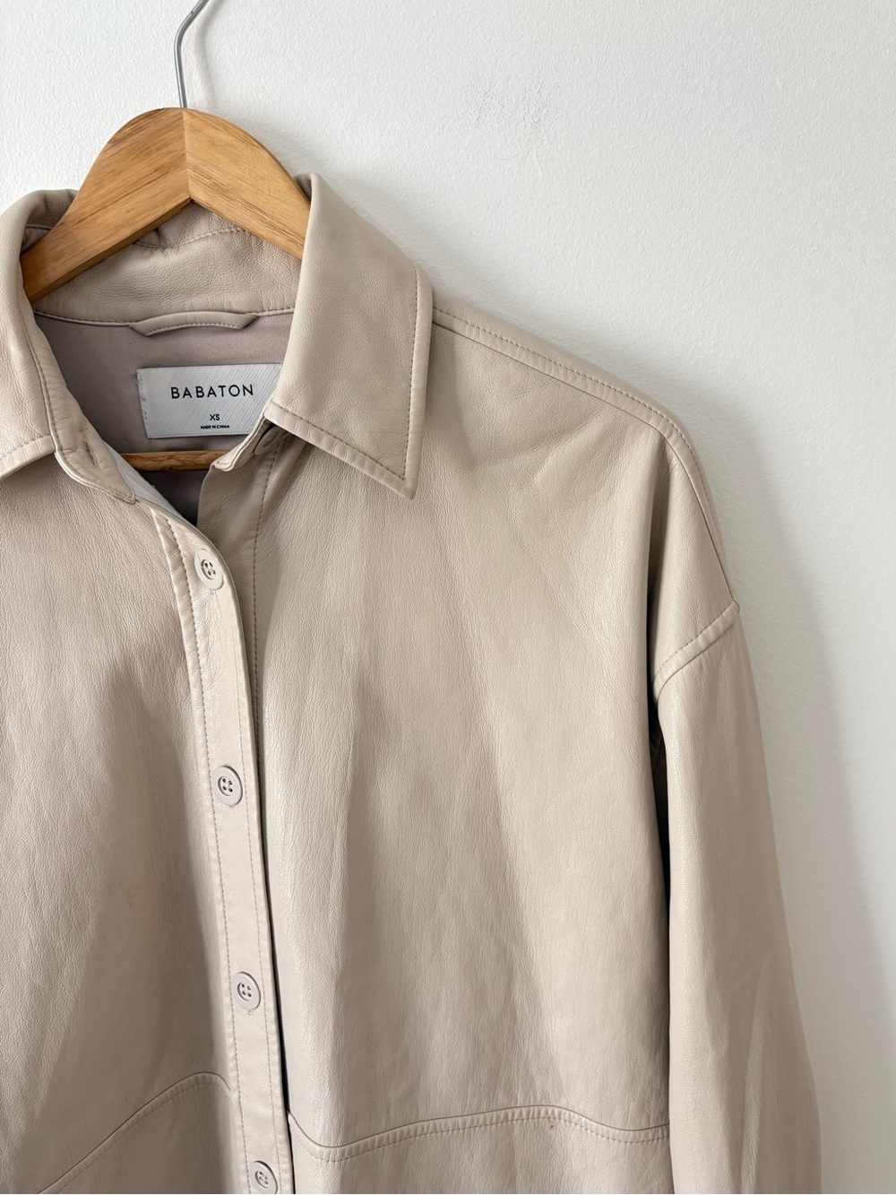 Babaton Pelli Oversized Shirt Jacket Size XS Light Beige Button-Front Overshirt - Picture 3 of 10